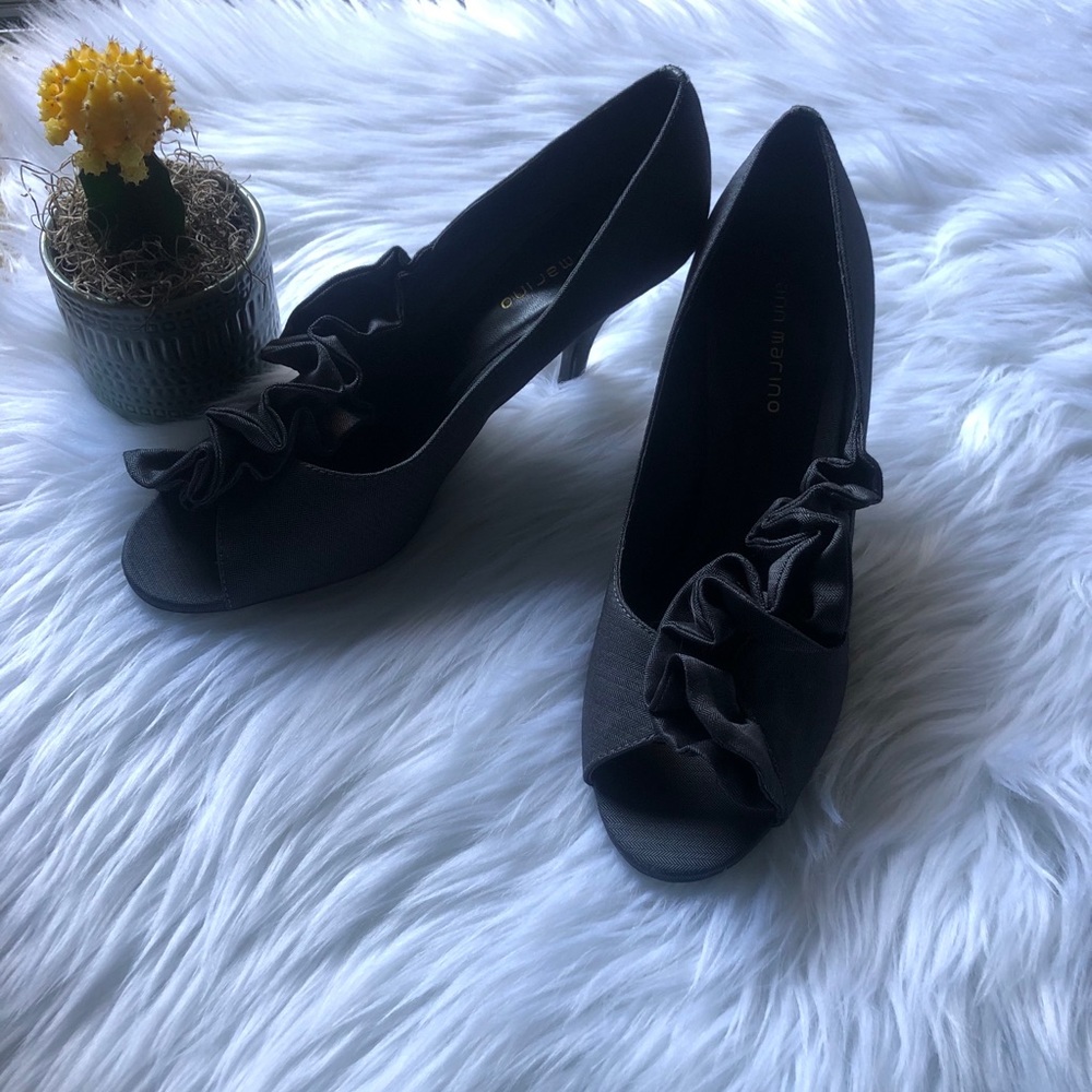 Ann Marino slate grey ruffle peep toe heels